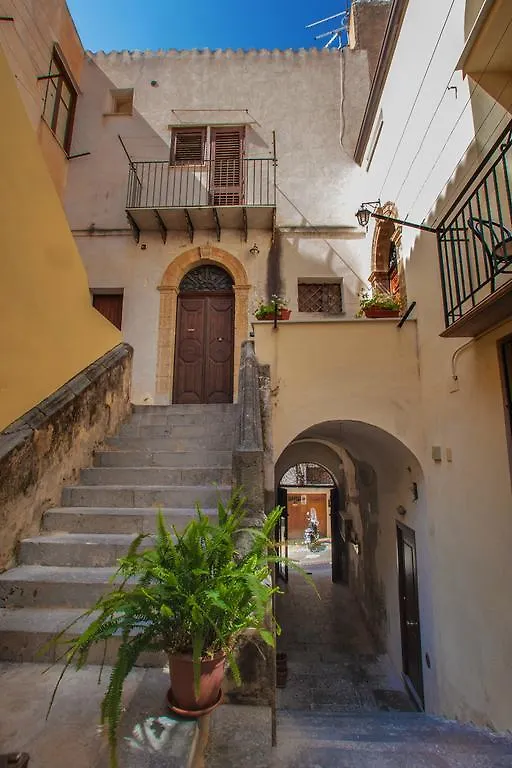 La Triscele Apartment Cefalu Italy